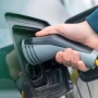 Berapa Daya Minimal Cas Mobil Listrik di Rumah? Cek Batas Minimalnya