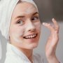 Wajah Lebih Cerah dalam 7 Hari: 5 Rekomendasi Sabun Cuci Muka Anti-Flek Hitam