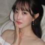 Dress hingga Kemeja, Ini 4 Ide OOTD Monokrom ala Park Bo Young yang Chic