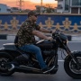 Tanpa Helm Kendarai Moge 300 Kg, Sebuas Apa Moge Harley Ketua DPRD Kepri Iman Sutiawan?