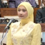 Ucapkan Sumpah, Adela Kanasya Resmi Duduki Kursi DPR yang Ditinggalkan Ayahnya Adies Kadir