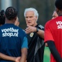 Fred Rutten Mundur dari Timnas Curacao, Dick Advocaat Berpeluang Kembali untuk Piala Dunia 2026