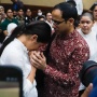 Dituntut 18 Tahun Penjara, Nadiem Makarim Peluk Erat Sang Istri