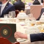 Cek Fakta: Donald Trump Intip Dokumen Rahasia Xi Jinping, Benarkah?