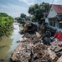 Tanggul Sungai Silandak Rembes, Jalan di Semarang Ambles Dua Meter