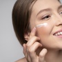 Terpopuler: 5 Sunscreen Lokal Hempas Flek Hitam, 4 Shio Paling Beruntung Finansial 1 Juni