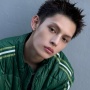 Easy to Copy! 4 Ide OOTD ala James CORTIS dari Basic sampai Sporty Casual
