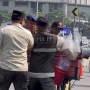 Janji Humanis Cuma Slogan? Aksi Kasar Satpol PP Usir Tukang Es Krim di CFD Jakarta Panen Kecaman