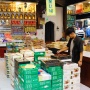Kurma dan Air Zam zam Laris Manis, Penjualan Oleh-oleh Haji di Tanah Abang Naik Tajam