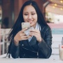 Perempuan Era Digital: Tampil Kece di Luar, Pusing Sendiri di Akhir Bulan