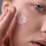 Pakai Apa untuk Memperbaiki Skin Barrier? Ini 5 Kandungan Skincare yang Cocok