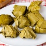 Nggak Cuma Plastik! 7 Daun Ini Bisa untuk Membungkus Masakan