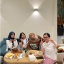 Habis 5 Jam di Cafe Catarina: Tempat Reuni yang Bikin Lupa Waktu Sekaligus Ramah Kantong!