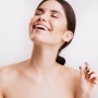 Mau Staycation? Ini 4 Notes Parfum Minimalis Bikin Betah Rebahan Seharian