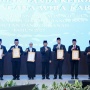 Pemerintah Anugerahkan Tanda Kehormatan Satyalancana Wira Karya Kepada Enam Tokoh