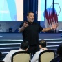 Siapa Tony Robbins? Motivator Amerika Sahabat Prabowo yang Diajak Cicipi Menu MBG
