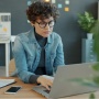 Menakar Tren Slash Career: Alasan Gen Z Tak Cukup Punya Satu Profesi
