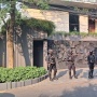 Dijaga Ketat Brimob Bersenjata Laras Panjang, Rumah Silmy Karim Masih Digeledah KPK Sore Ini