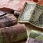 Ramai-Ramai Tukar Rupiah ke Dolar, Seberapa Efektif Amankan Tabungan?