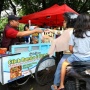 Dibalik Murahnya Harga Cilok dan Batagor, Ada 'Bom Waktu' Ekonomi yang Mengintai