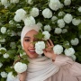 Titik Semprot Parfum untuk Wanita Berhijab agar Wangi Tahan Lama, Coba Trik ala Dilla Jaidi
