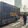 Siaga di Bundaran HI! Mobil Tahanan Polda Metro Siap Angkut Perusuh di Demo Mahasiswa