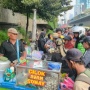Kisah Ade dan Obed, PKL yang Ketiban Rezeki Nomplok di Tengah Riuhnya Demo Mahasiswa di Bundaran HI