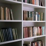 5 Tips Menata Rak Buku Menurut Feng Shui, Jangan Asal Taruh agar Energi Tetap Positif