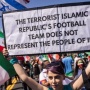 Ratusan Demonstran Anti Teheran Kepung Timnas Iran di SoFi Stadium