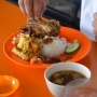 Menikmati Sensasi Bebek Bumbu Hitam Artomoro Jambi, Super Lembut dan Gurih