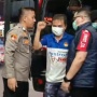 Diangkut Mobil Tahanan ke RS Polri, Roy Suryo Bercelana Pendek, Dokter Tifa Berompi Oranye