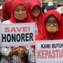 Di Tiongkok Guru Setara Dokter, di Indonesia Guru Honorer Dijerat Judi Online: Ada Apa?