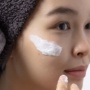 5 Moisturizer untuk Base Makeup, Bikin Riasan Lebih Nempel dan Flawless