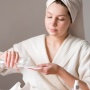Gak Bikin Jerawat Meradang! Ini 4 Micellar Water untuk Kulit Acne-Prone