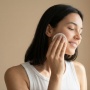 Minyak dan Jerawat Hempas! 5 Tea Tree Exfoliating Pad untuk Wajah Bersih