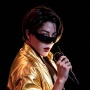 Seni Membalas Hujatan: Bule Real 'Comeback' dengan Single Dangdut Komedi 'Hayati'