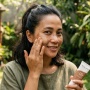 5 Tinted Sunscreen SPF 50 untuk Samarkan Flek Hitam di Wajah
