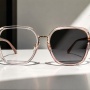 Lensa Kacamata yang Bisa Berubah Warna Sendiri? Ini 4 Rekomendasi dengan Review Bintang 5