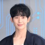Jung Hae In Diincar Perankan Agen Properti VIP di Drama Lucky Seoul