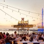 Menikmati Seafood Segar dengan Panorama Sunset yang Ikonik di New Furama
