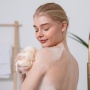 Bye Kulit Kering! Ini 5 Pilihan Body Wash Mengandung Hyaluronic Acid