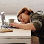 Sering Ngantuk saat Kerja? Coba 9 Tips Ini agar Tetap Fokus tanpa Harus Minum Kopi