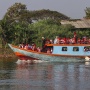 Tak Ada Jalan, Perahu Jadi Andalan Siswa Berangkat Sekolah di Muara Gembong