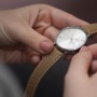 Cara Membersihkan Tali Jam Tangan Kulit yang Benar agar Tidak Cepat Retak