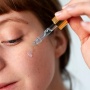 5 Serum Penghilang Bekas Jerawat di Bawah Rp50 Ribu, Ampuh Cerahkan Wajah Sesuai Review