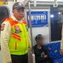 Nekat Gelantungan di Pintu KRL saat Mabuk, Pria Ini Resmi Masuk Daftar Hitam KAI Commuter