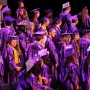 Prosesi Wisuda Lama? Ini 9 Barang Kecil tapi Bermanfaat yang Wajib Dibawa