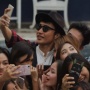 Ojol Nyamar Jadi Orang Kaya Demi Cinta, Film Free Wifi Sindir Telak Budaya Pamer Media Sosial!