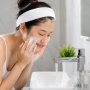 Eksfoliasi Dulu atau Cuci Muka Dulu? Hati-hati, Salah Urutan Bisa Bikin Kulit Rusak!