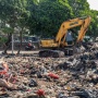 Gunungan Sampah Penuhi RTH Penjaringan